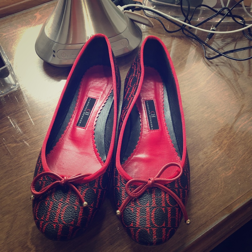 Carolina herrera flats size 38 authentic!!!!